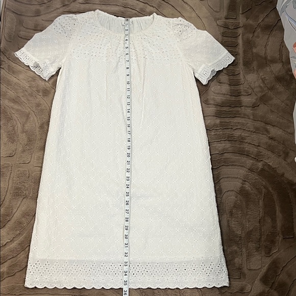 GAP White Eyelet Shift Dress NWOT Size XS - Picture 10 of 11